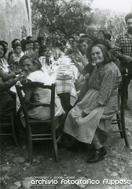 1957-Pranzo-dopo-la-vendemmia-9a